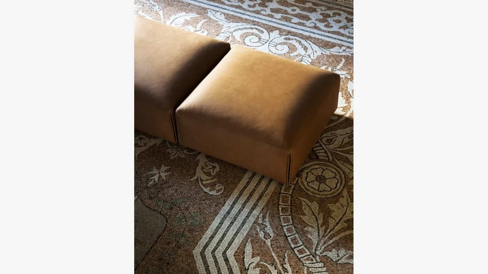 Pouf Le Mura Ottoman di Tacchini