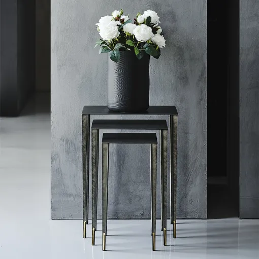 Tavolino Brushed Grey con parti in ottone Spillo di Cattelan Italia