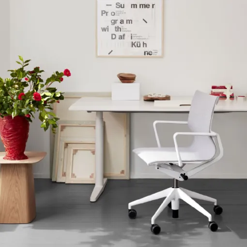 Tavolino Wooden Side Tables in legno sagomato di Vitra