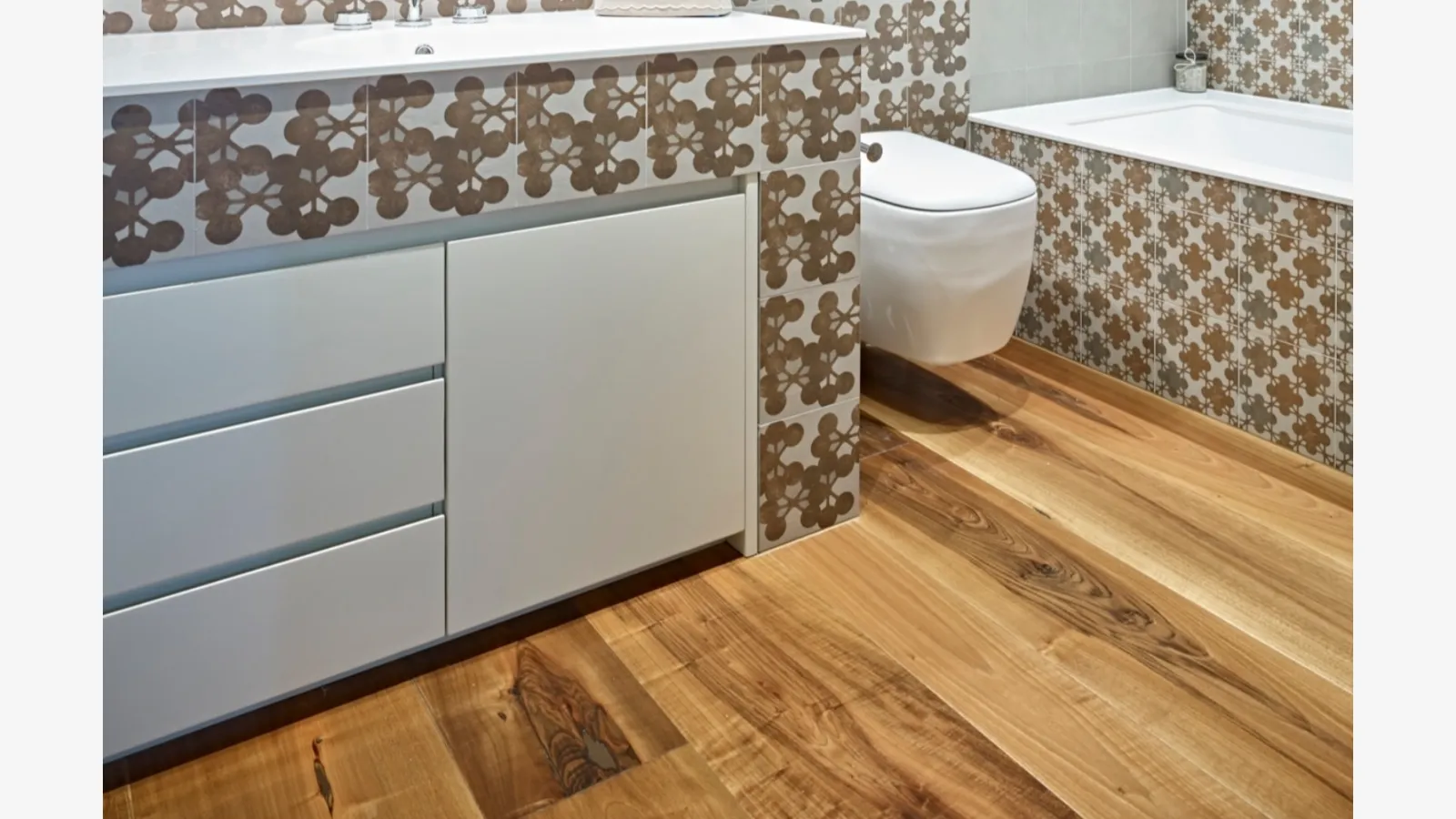 Parquet Fior di Natura in Noce italiano variegato piallato di Fiemme Tremila