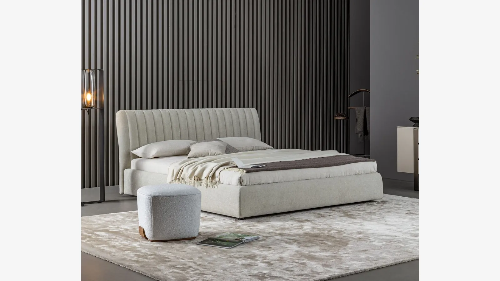 Letto in tessuto imbottito con box contenitore Tonight di Bonaldo