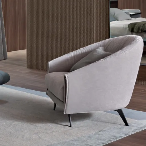 Poltroncina Saddle armchair in tessuto imbottito di Bonaldo