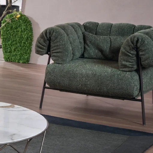 Poltroncina di design in tessuto imbottito Tirella di Bonaldo