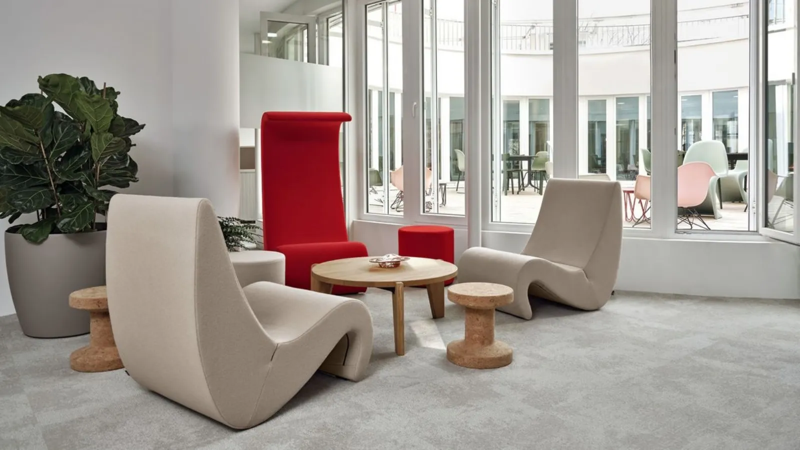 Poltrona di design Amoebe di Vitra