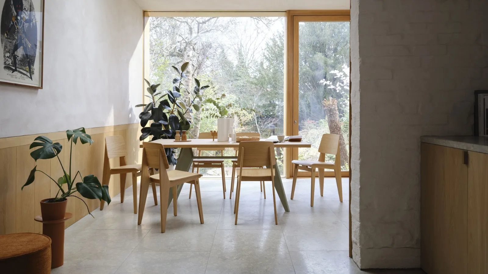 Tavolo EM Table in rovere di Vitra