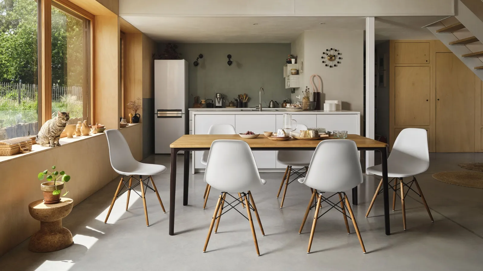 Tavolo in legno Plate Dining Table di Vitra