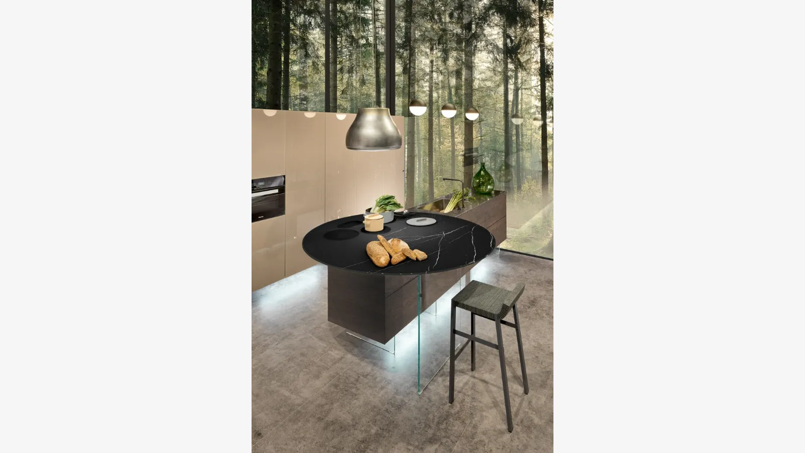 Cucina Design Air in legno con penisola con fuochi integrati in Marble XGlass Marquina di Lago