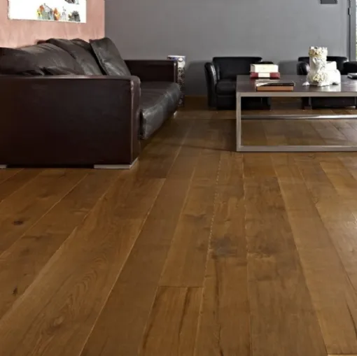 Parquet Fior di Brono in Rovere invecchiato dai toni caramellati di Fiemme Tremila