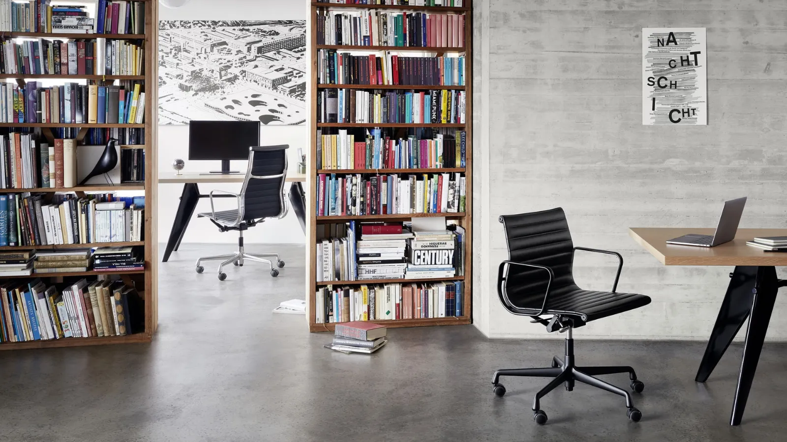 Seduta Operativa Aluminium Chairs EA Work di Vitra